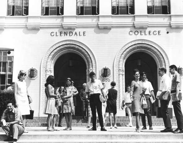 Vintage GCC Photo, students standing on steps in front of Administrion Building